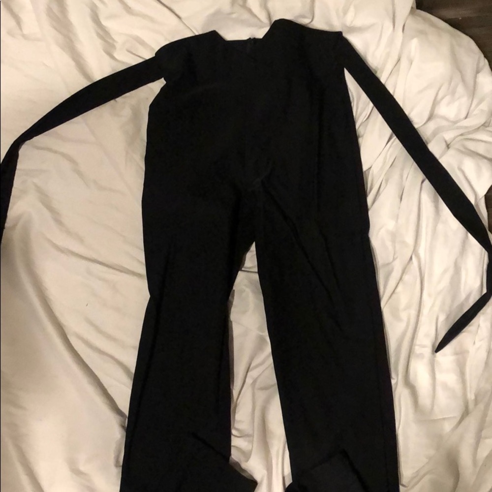Black trousers that tie into a bow